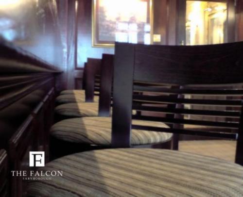 The Falcon Hotel 法恩伯勒 外观 照片